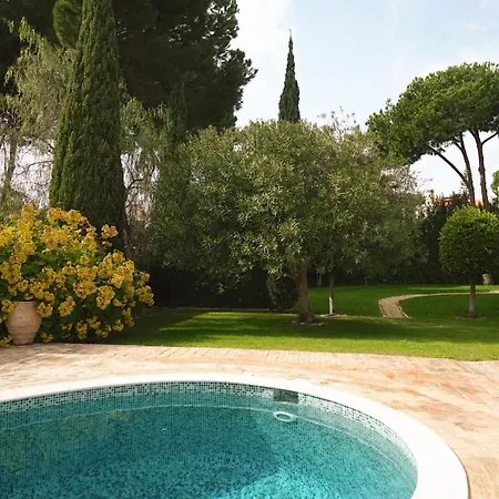 Private Vilamoura With Pool And Large Garden * 奎特里拉