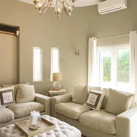 Private Vilamoura With Pool And Large Garden * 奎特里拉