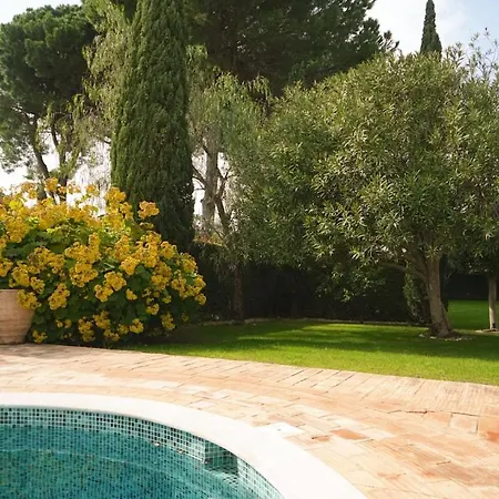 Private Vilamoura With Pool And Large Garden Villa Quarteira