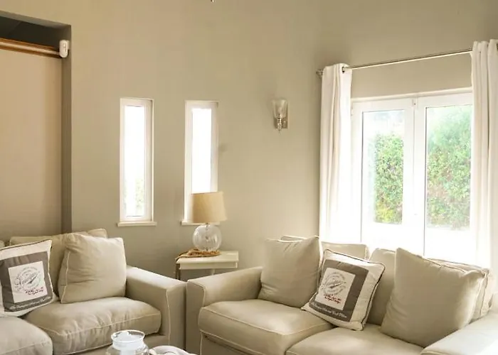 Private Vilamoura With Pool And Large Garden * Quarteira
