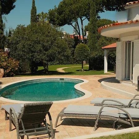 Private Vilamoura With Pool And Large Garden